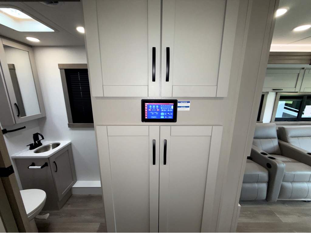 2027 JAYCO PRECEPT 36C - Image 24