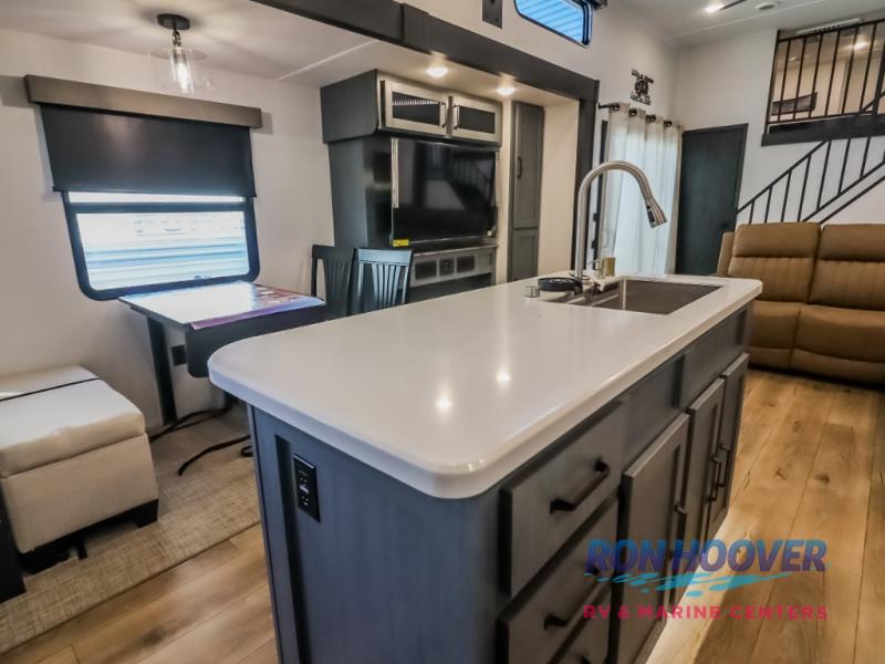 2026 PALOMINO PUMA 420LFT - Image 9