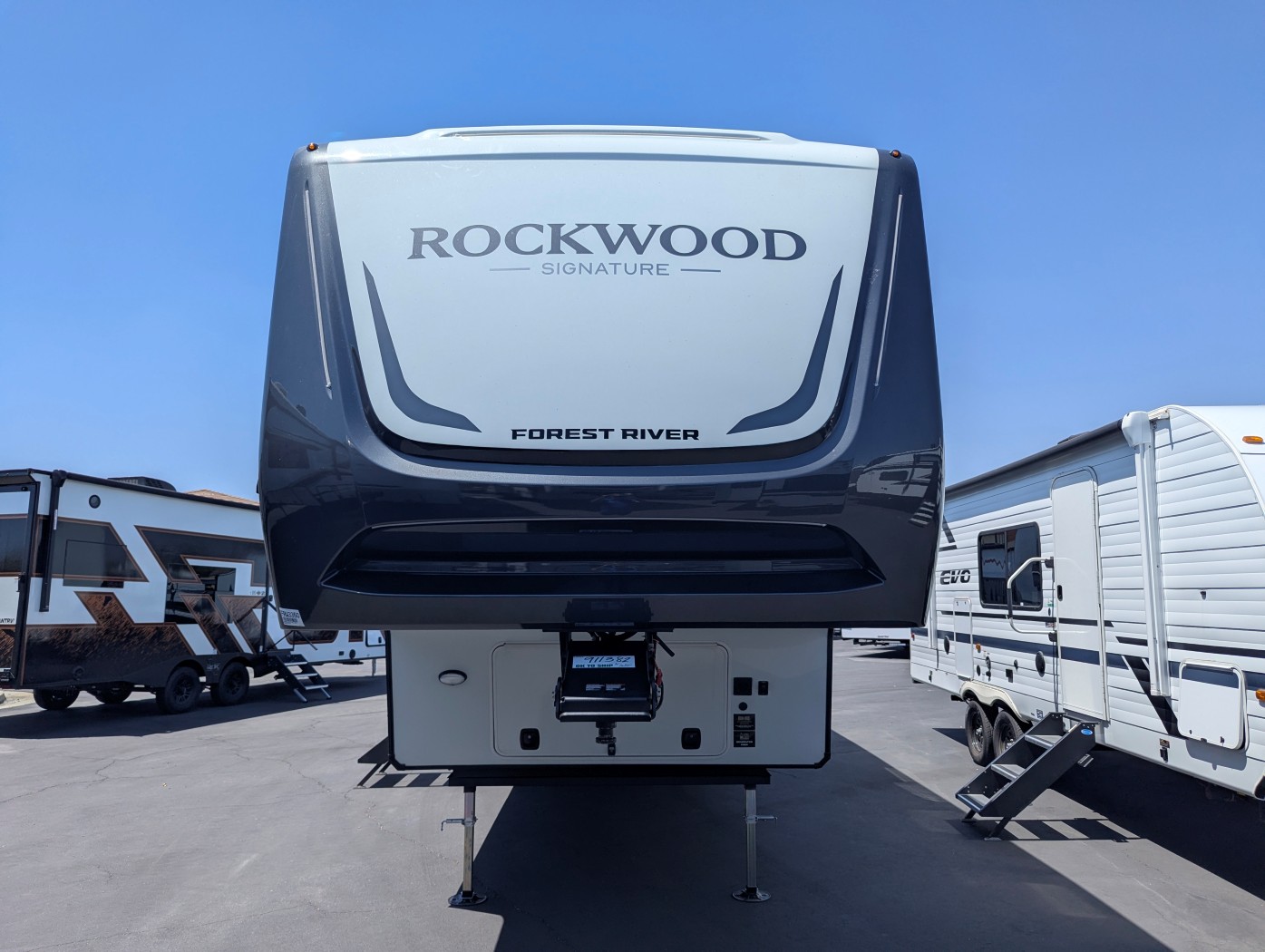 2026 Forest River Rockwood Signature 404SRK - Image 2