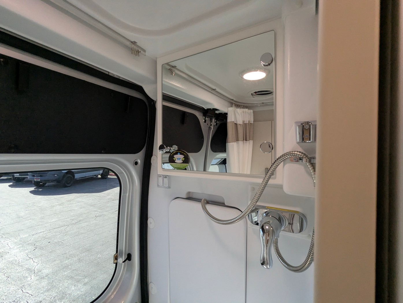 2027 Thor Motor Coach Tellaro 20L - Image 29