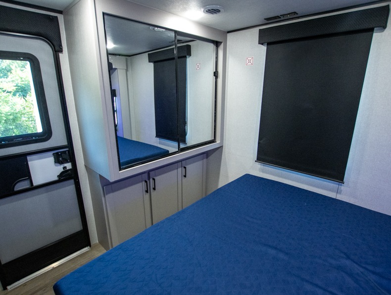 2026 Jayco Jay Feather 24FK - Image 12