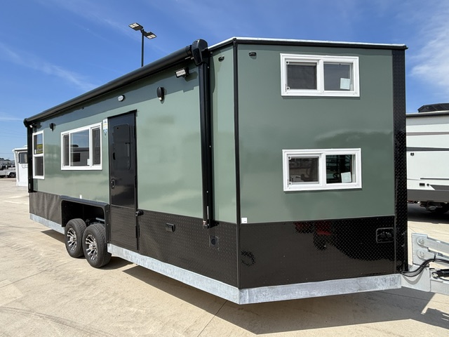 2027 ICE CASTLE RV EXTREME III 8X21 - Image 2
