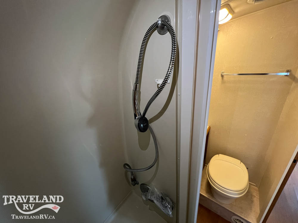 2001 AIRSTREAM SAFARI 25RBT - Image 30
