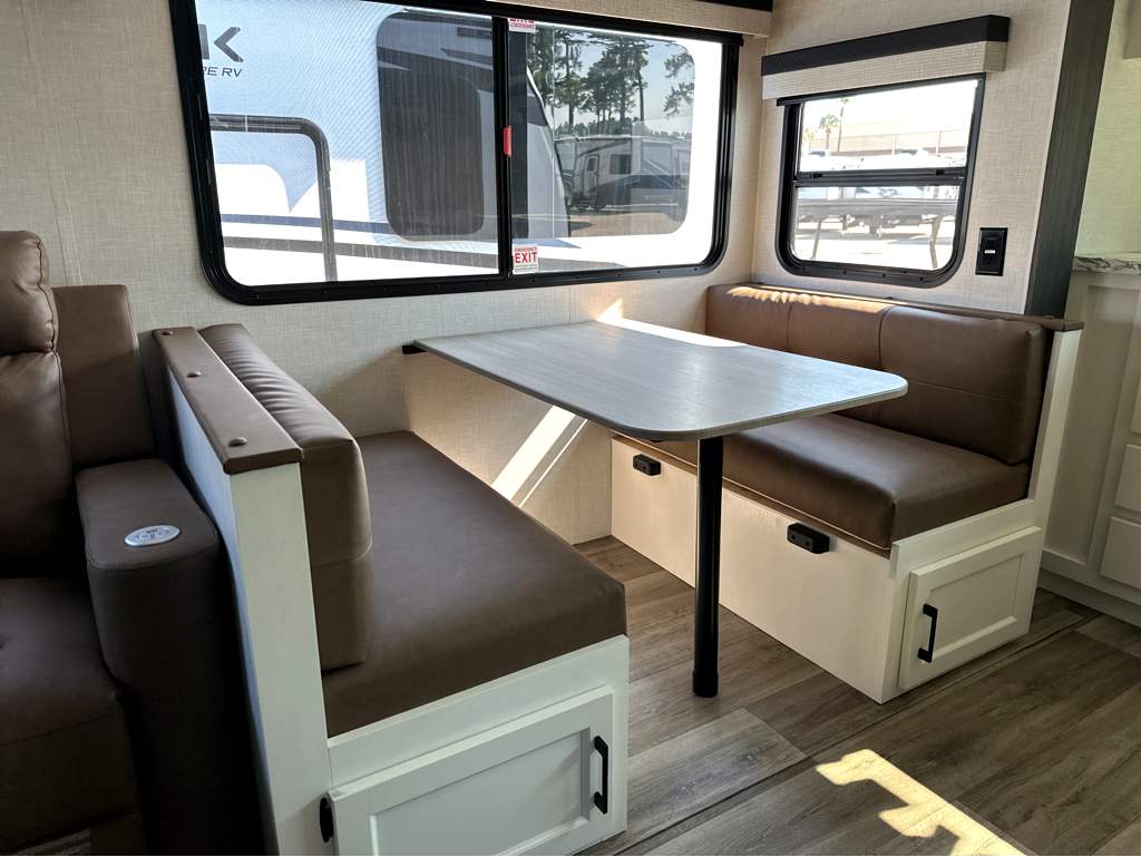 2026 VENTURE RV SPORTTREK 251VFK - Image 11