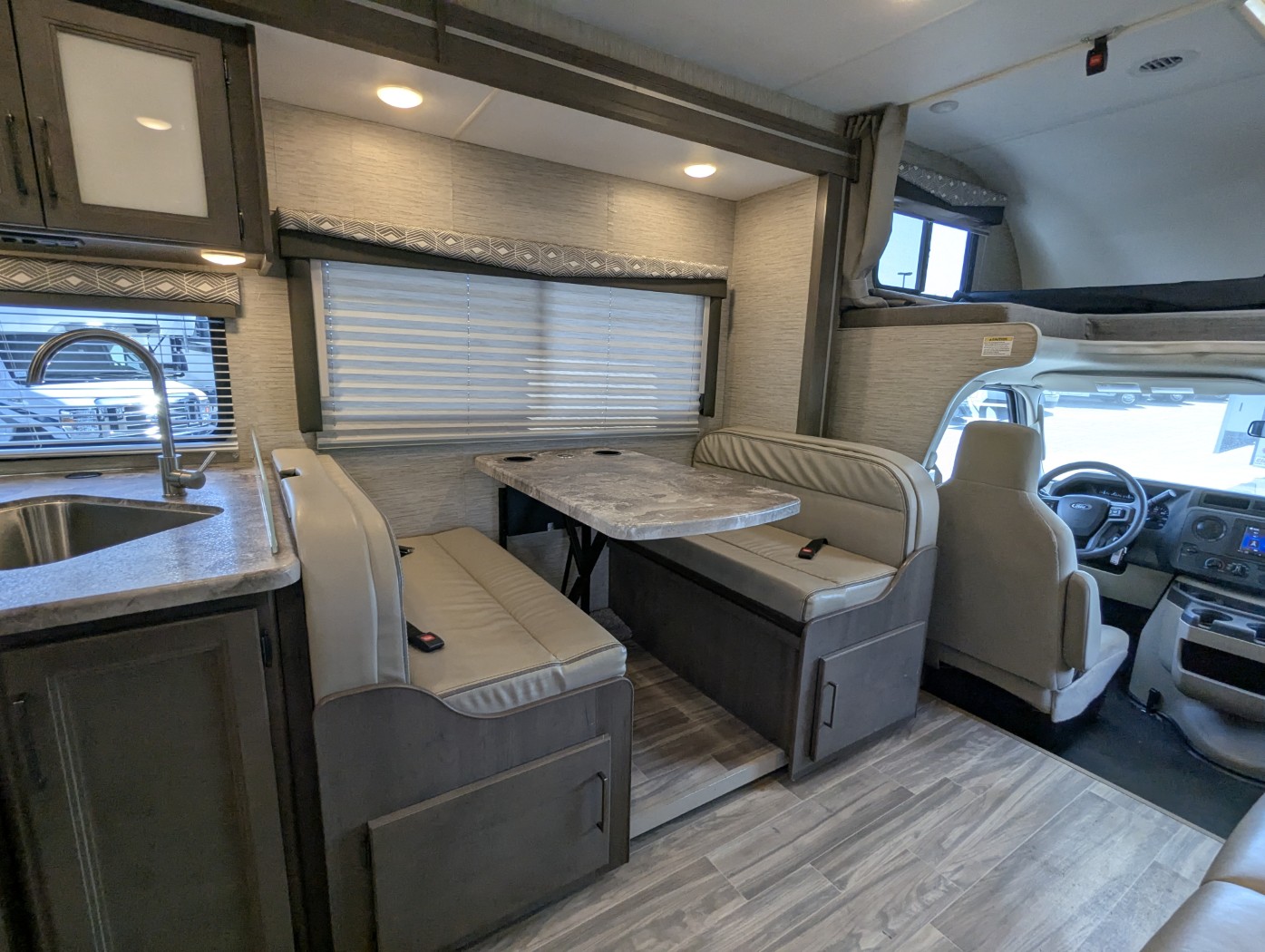 2024 Thor Motor Coach Four Winds 28Z - Image 12