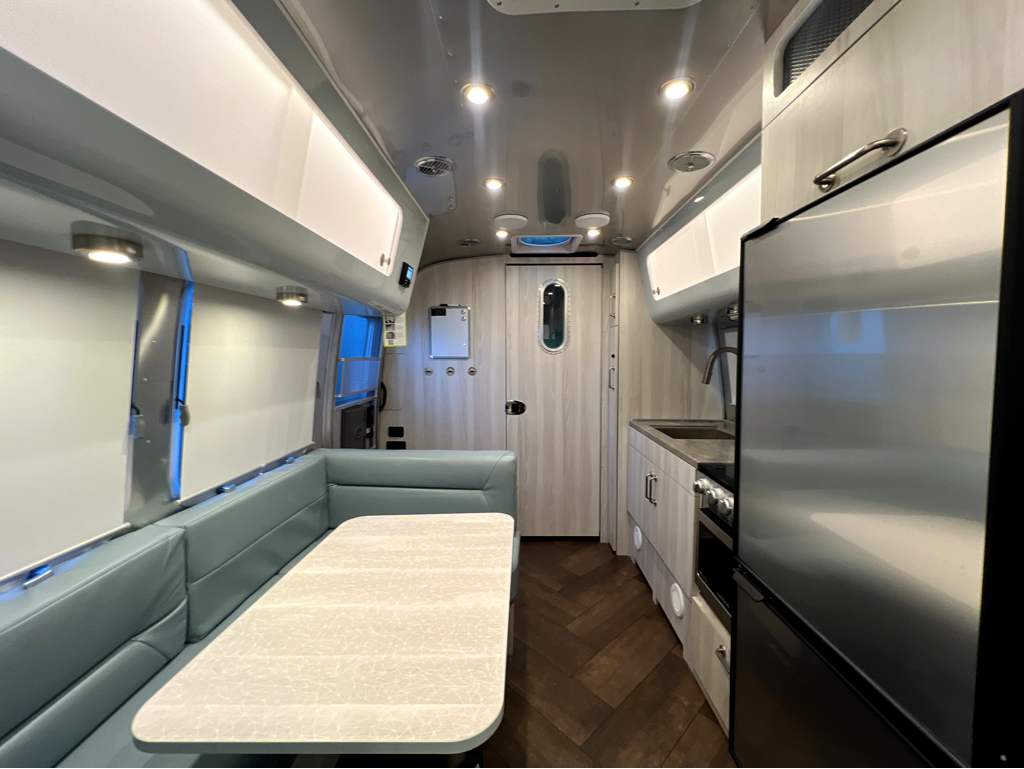 2027 AIRSTREAM INTERNATIONAL 23FBT - Image 5