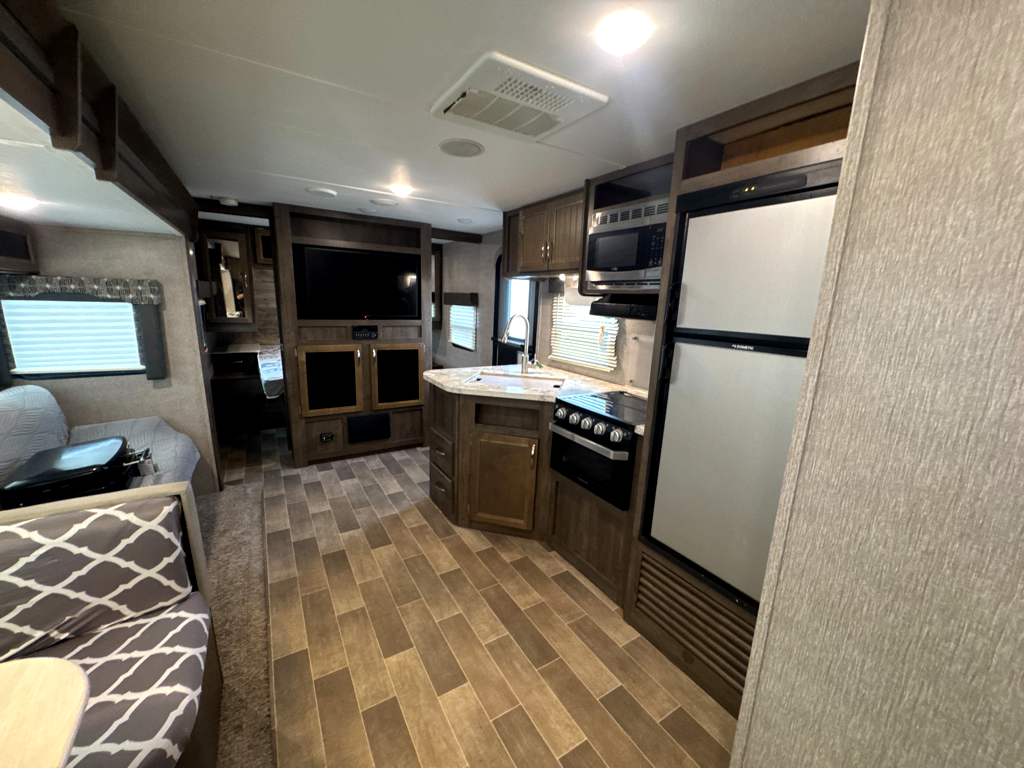2019 DUTCHMEN COLEMAN 3015BH - Image 13