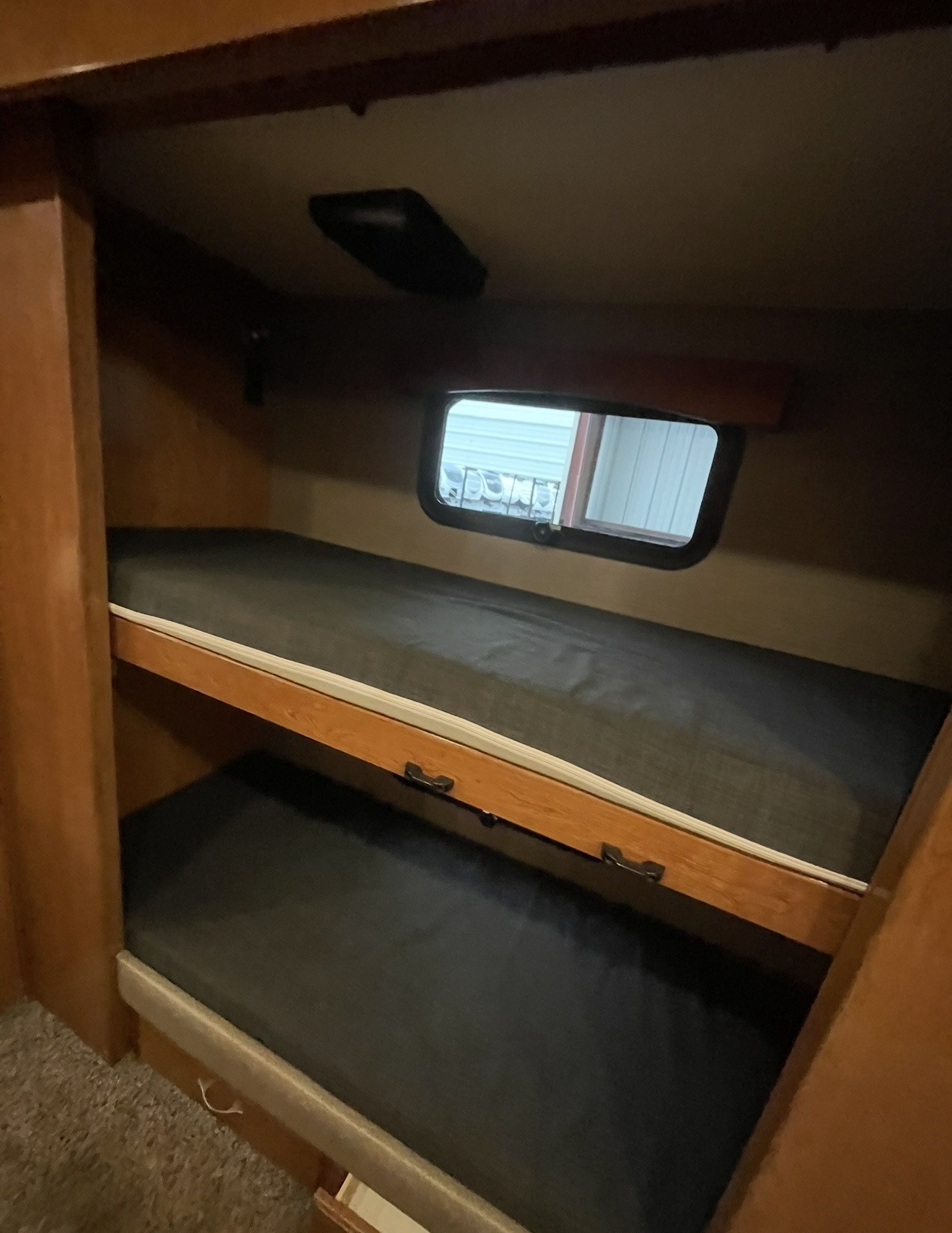 2018 Fleetwood DISCOVERY 38N - Image 22