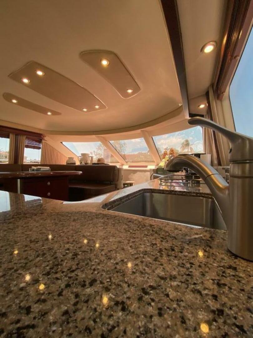 2006 Sea Ray 58 Sedan Bridge - Image 34
