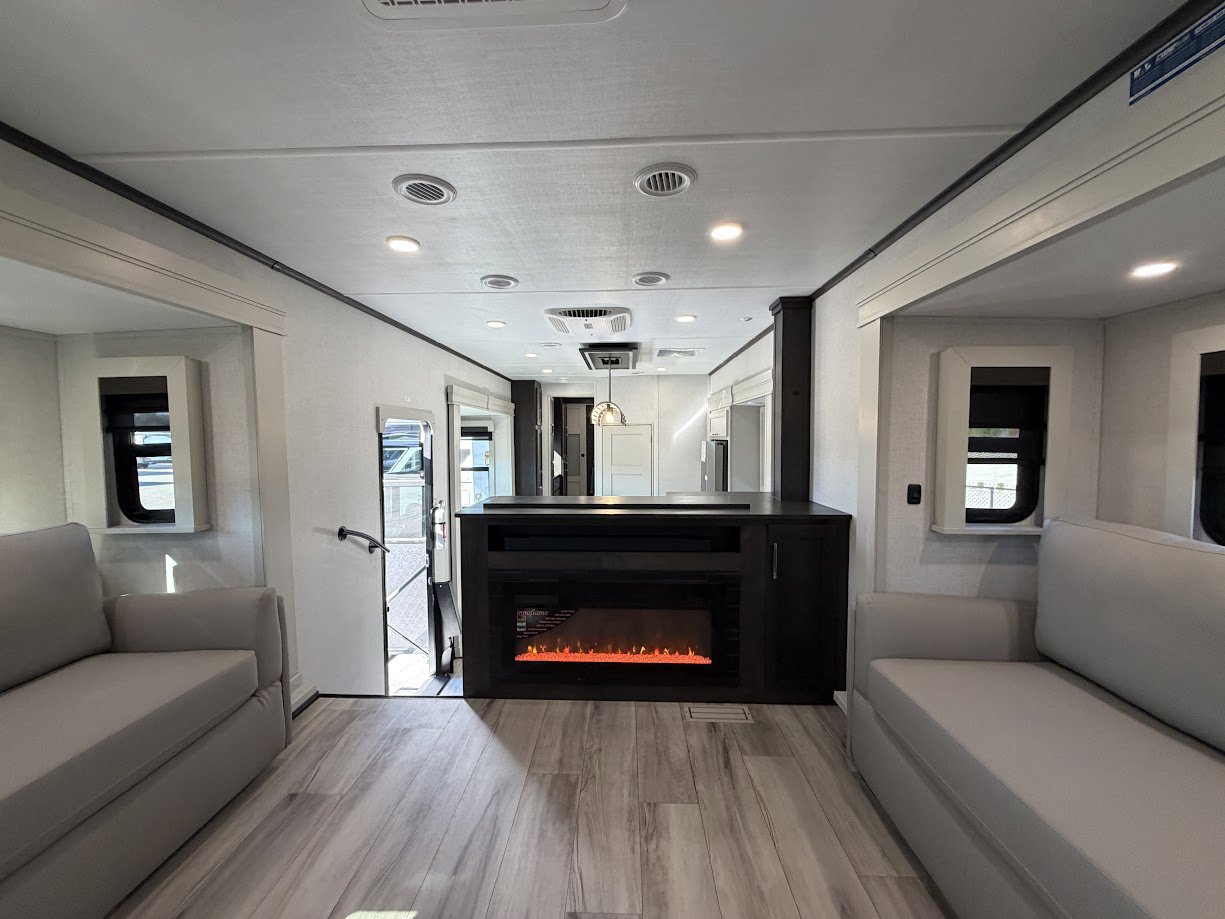 2026 Keystone ALPINE 3710FL - Image 19