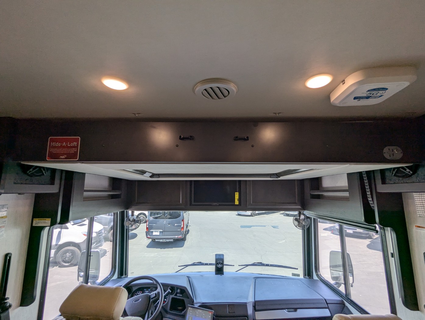 2026 Fleetwood Bounder 33C - Image 11