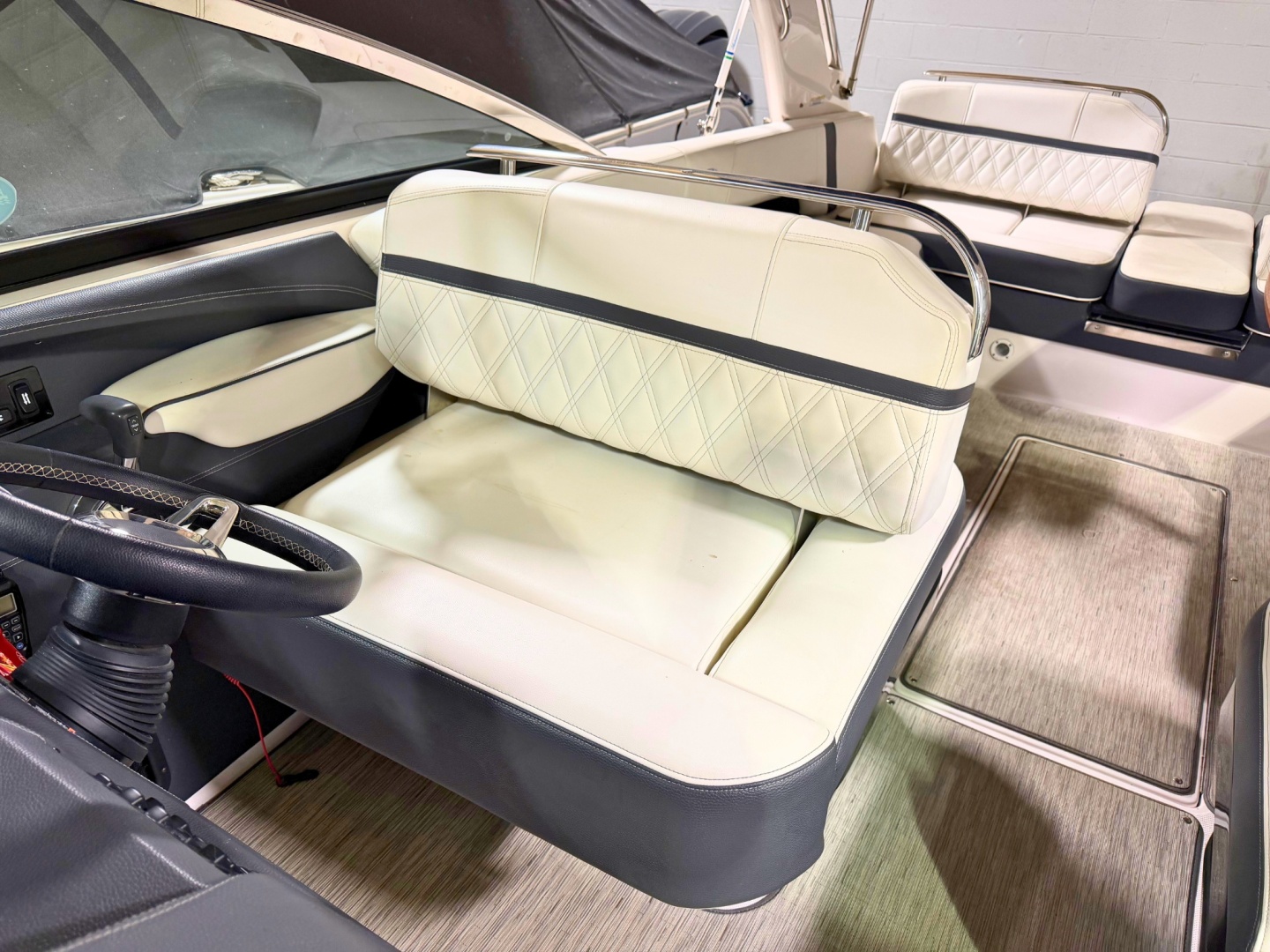 2019 Regal 2800 Bowrider - Image 6