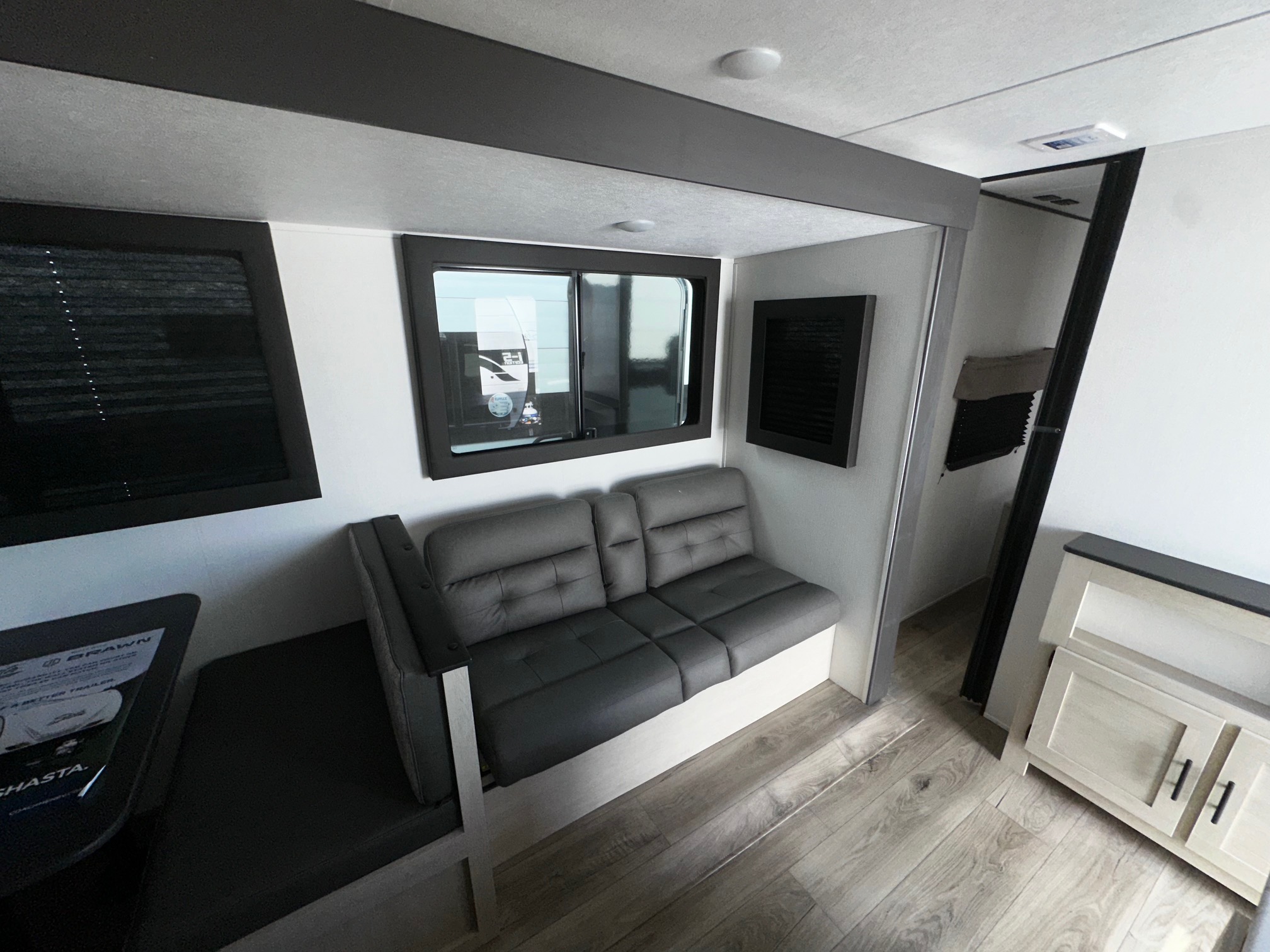 2026 Coachmen Shasta I-5 530BQB - Image 10