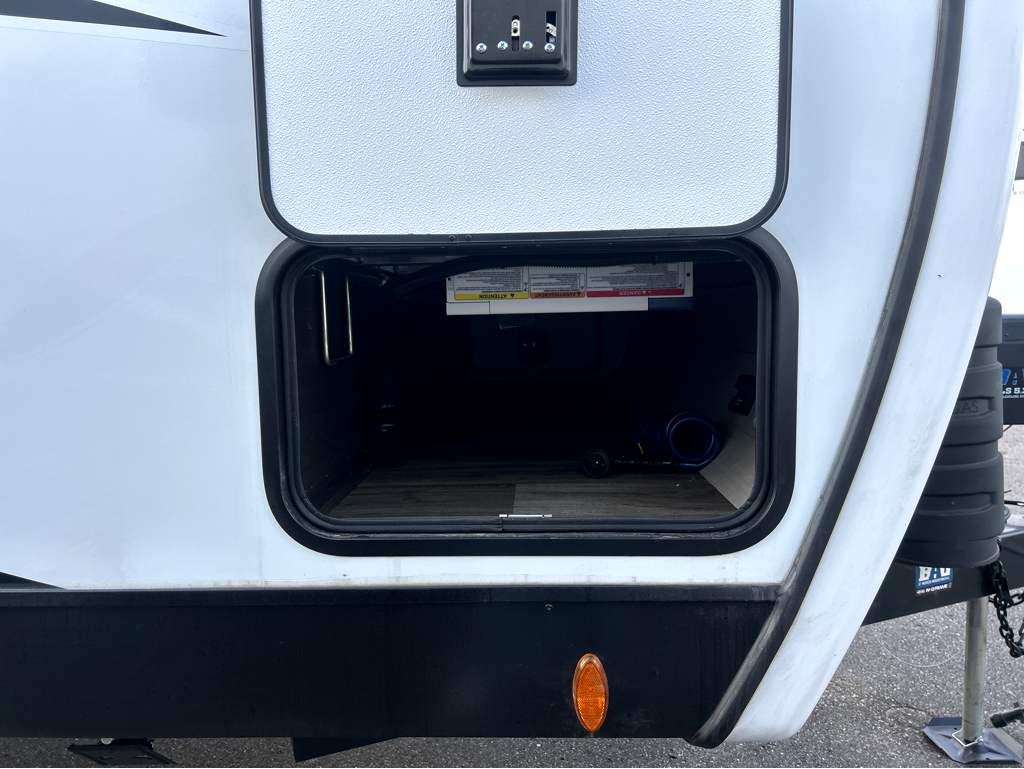 2026 VENTURE RV SPORTTREK 302VRD - Image 5