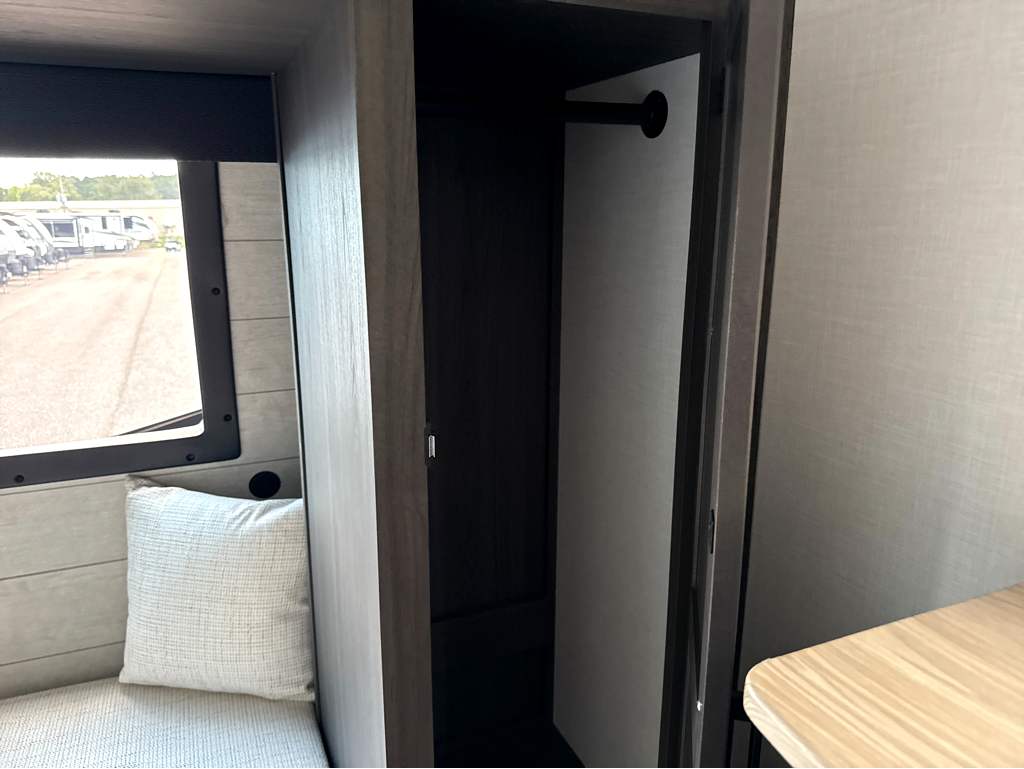 2027 VENTURE RV SPORTTREK 336VRK - Image 25