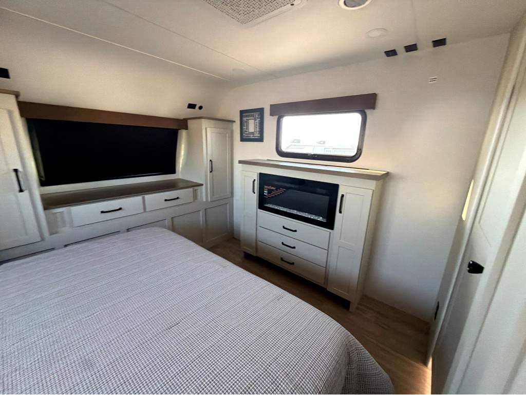 2027 VENTURE RV SPORTTREK 343VBH - Image 25