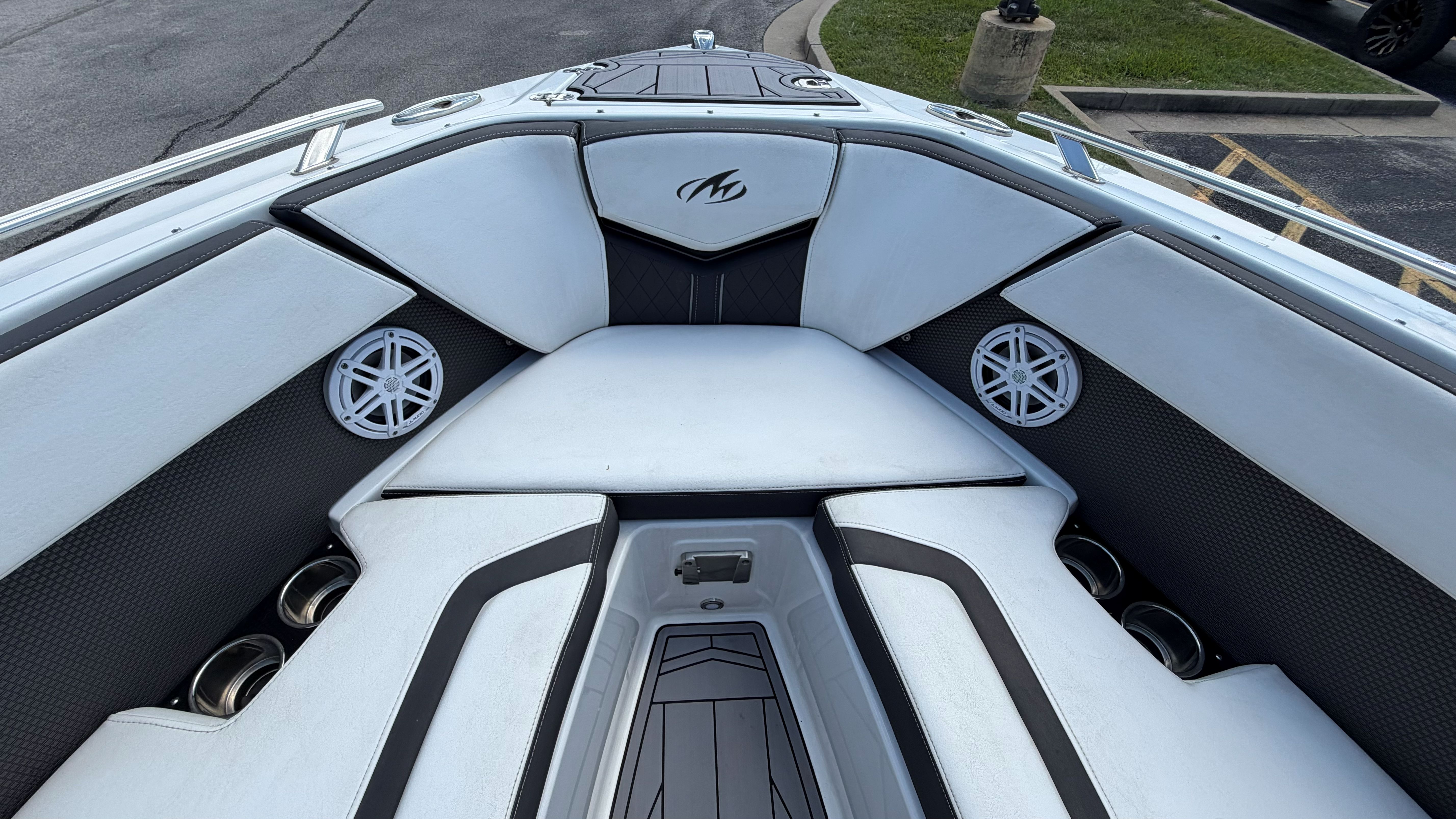 2023 Monterey 238 Super Sport - Image 38