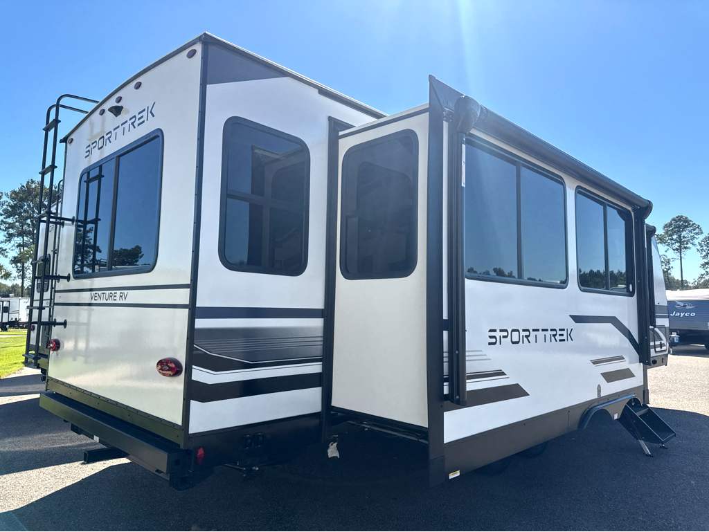 2027 VENTURE RV SPORTTREK 282VIK - Image 4