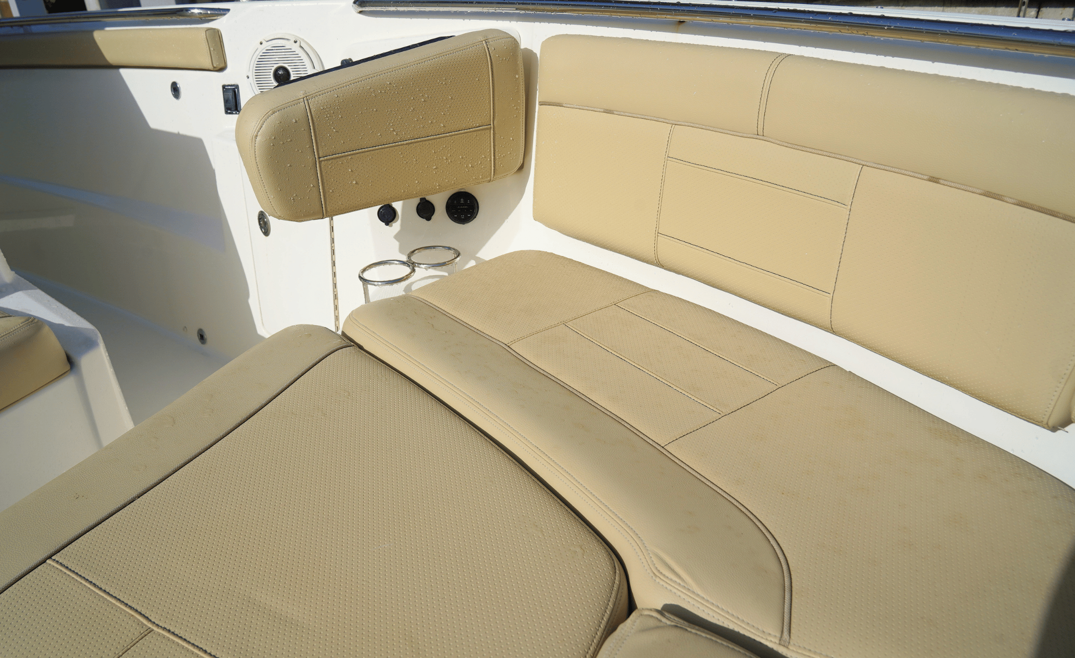 2020 PURSUIT S328 - Image 59