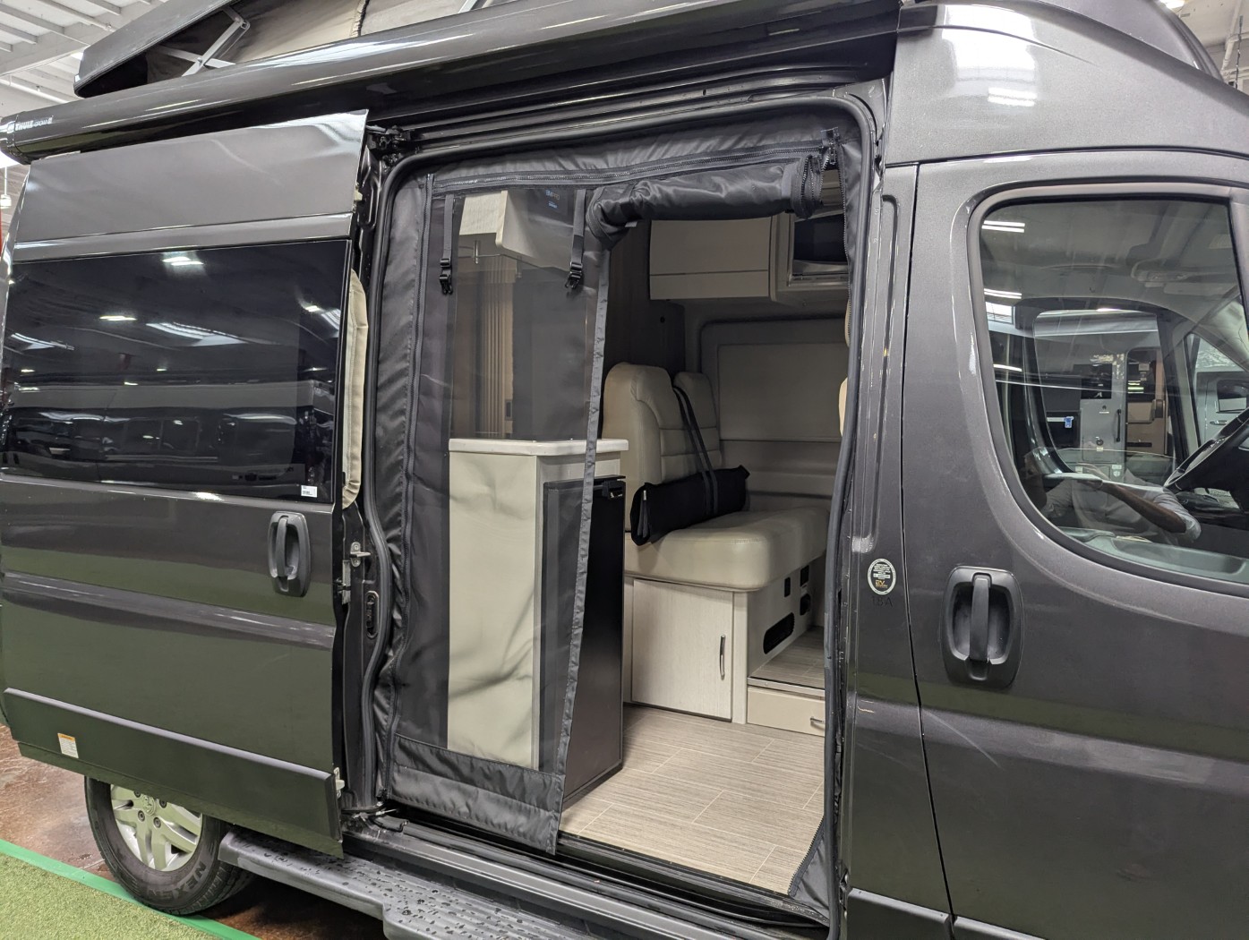 2023 Thor Motor Coach Rize 18A - Image 11