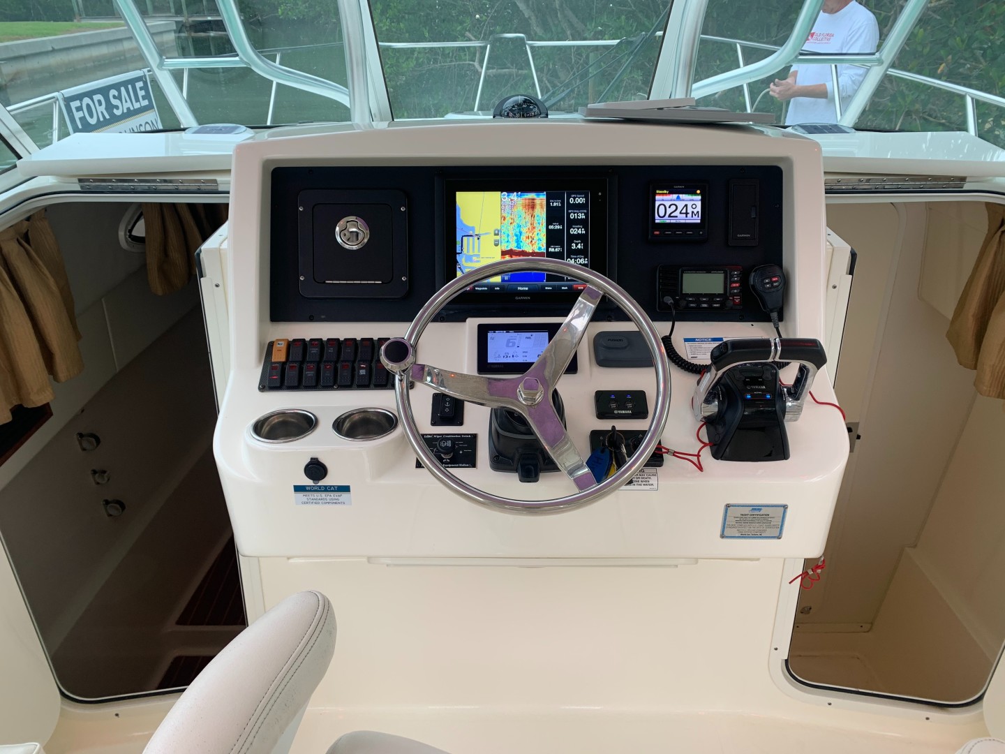 2015 World Cat 320 EC - Image 10