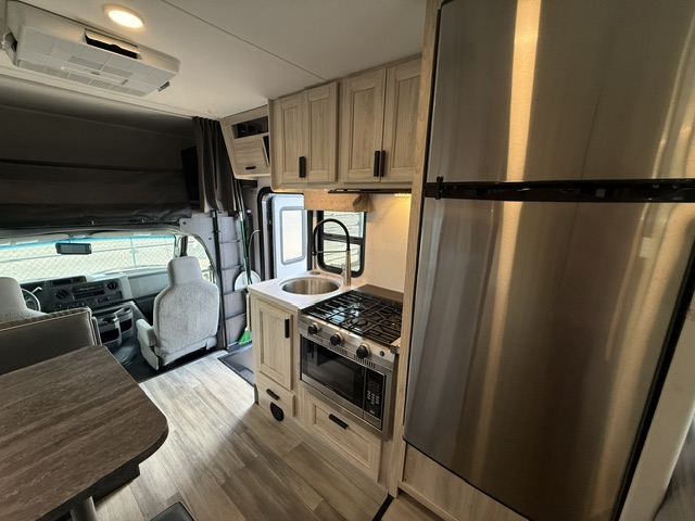 2023 Forest River Sunseeker LE 2350LE - Image 9