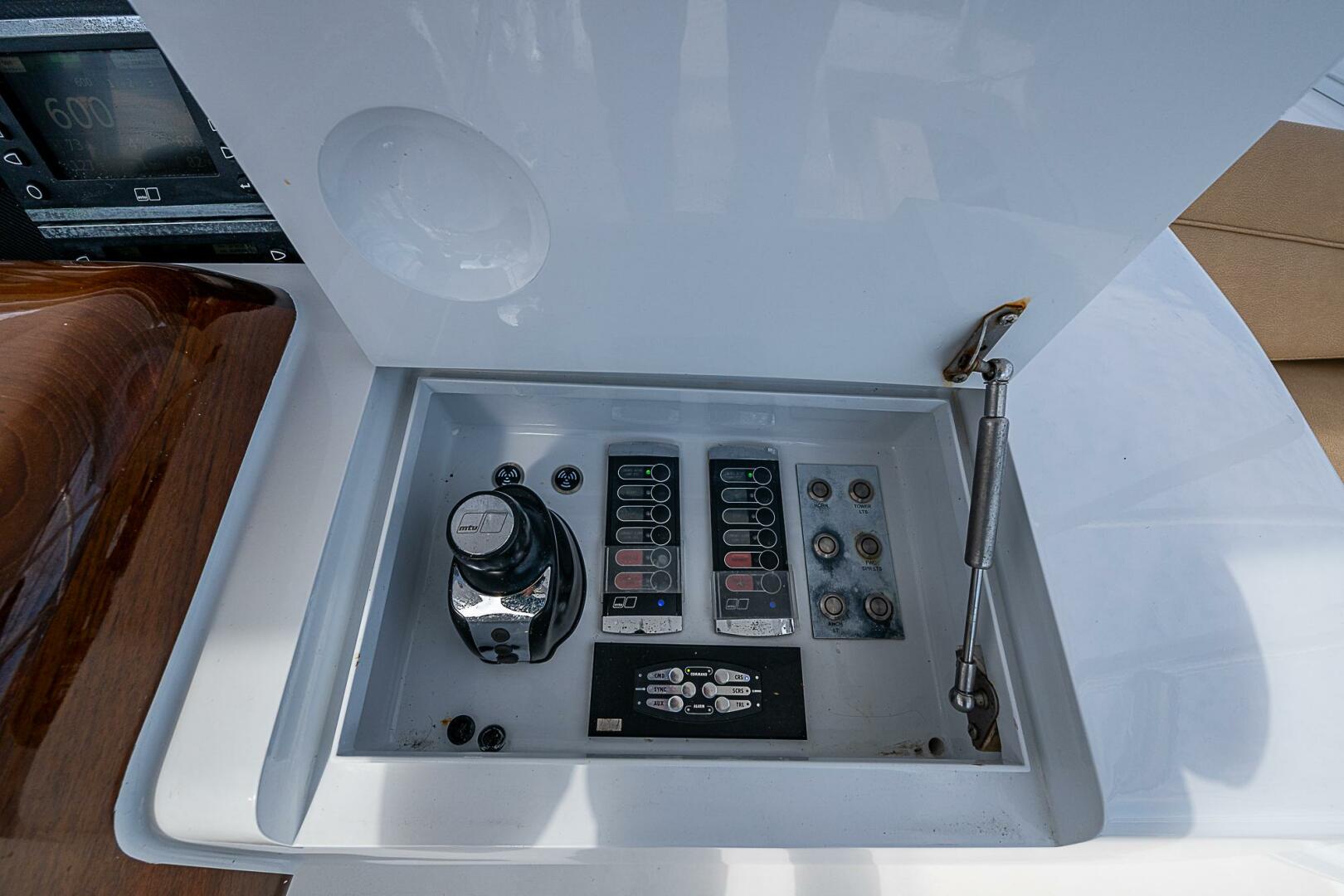 2017 F&S Cusotm Express Sportfish - Image 12