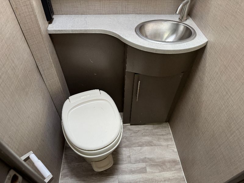 2019 Thor Motor Coach Compass 24SX - Image 14