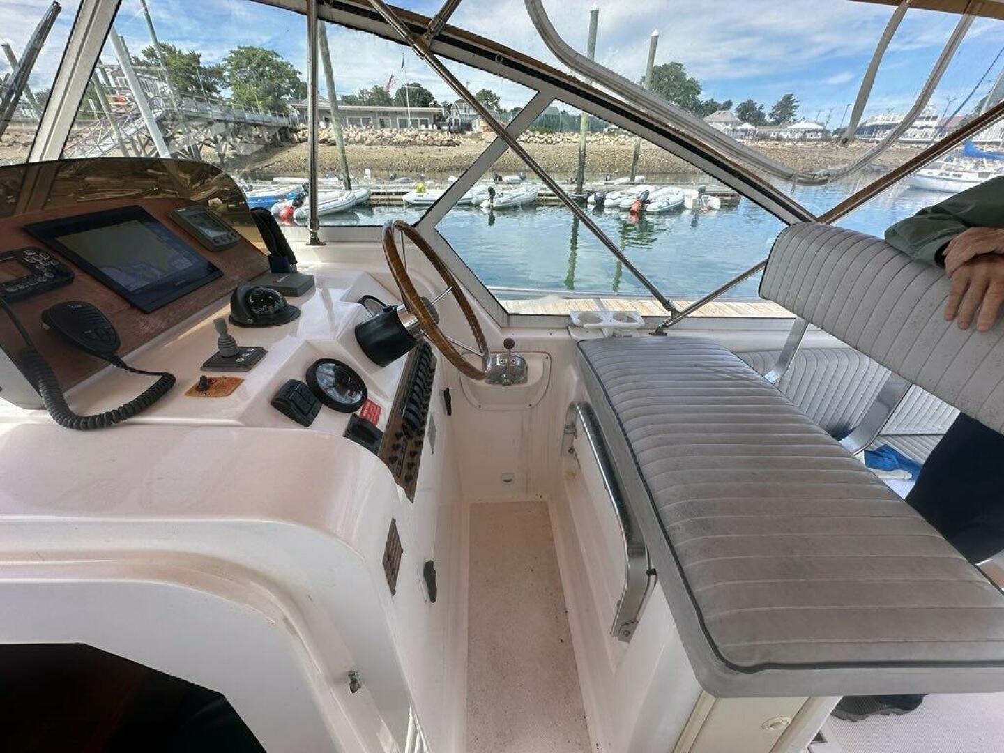 2002 Mainship Pilot 34 - Image 16