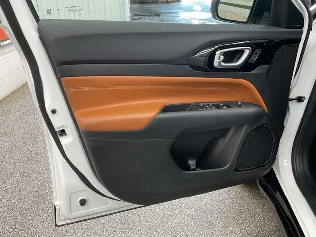 2025 Jeep Compass Limited 4x4 - Image 11