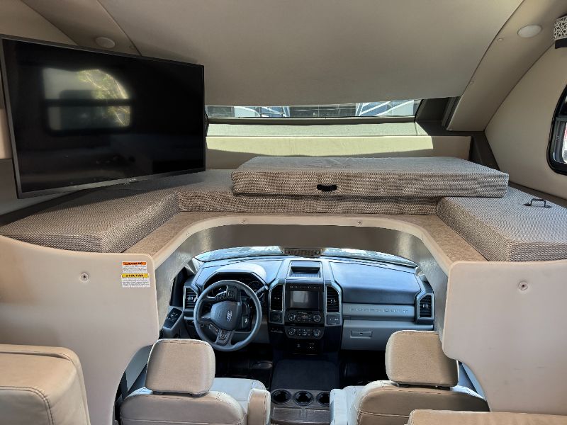 2022 Thor Motor Coach Omni RS36 - Image 5