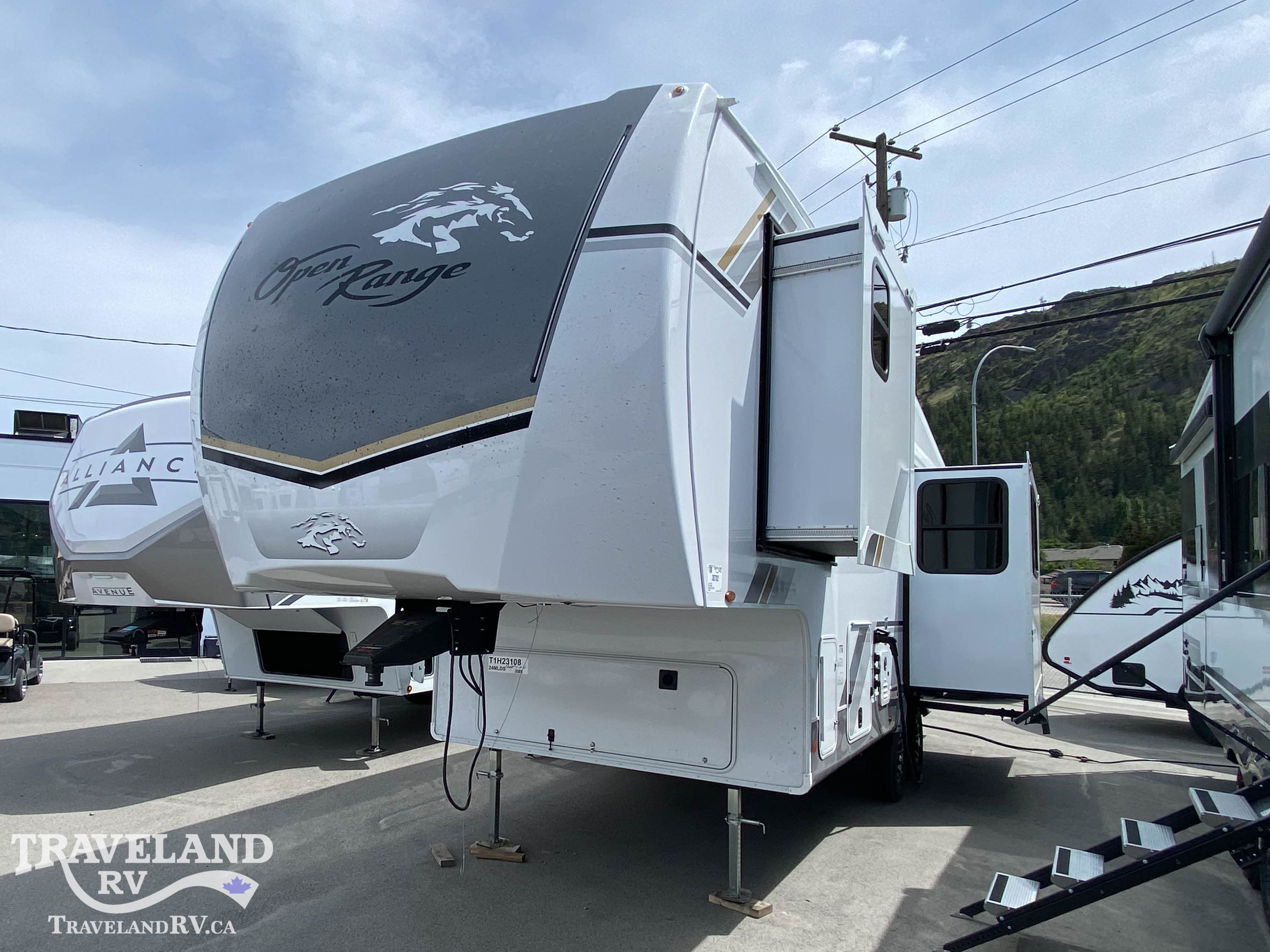 2026 Highland Ridge Roamer Light Duty 24MLDS - Image 4