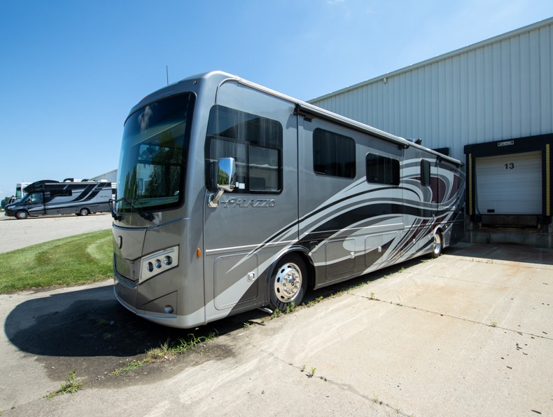 2022 Thor Motor Coach Palazzo 37.4 - Image 4