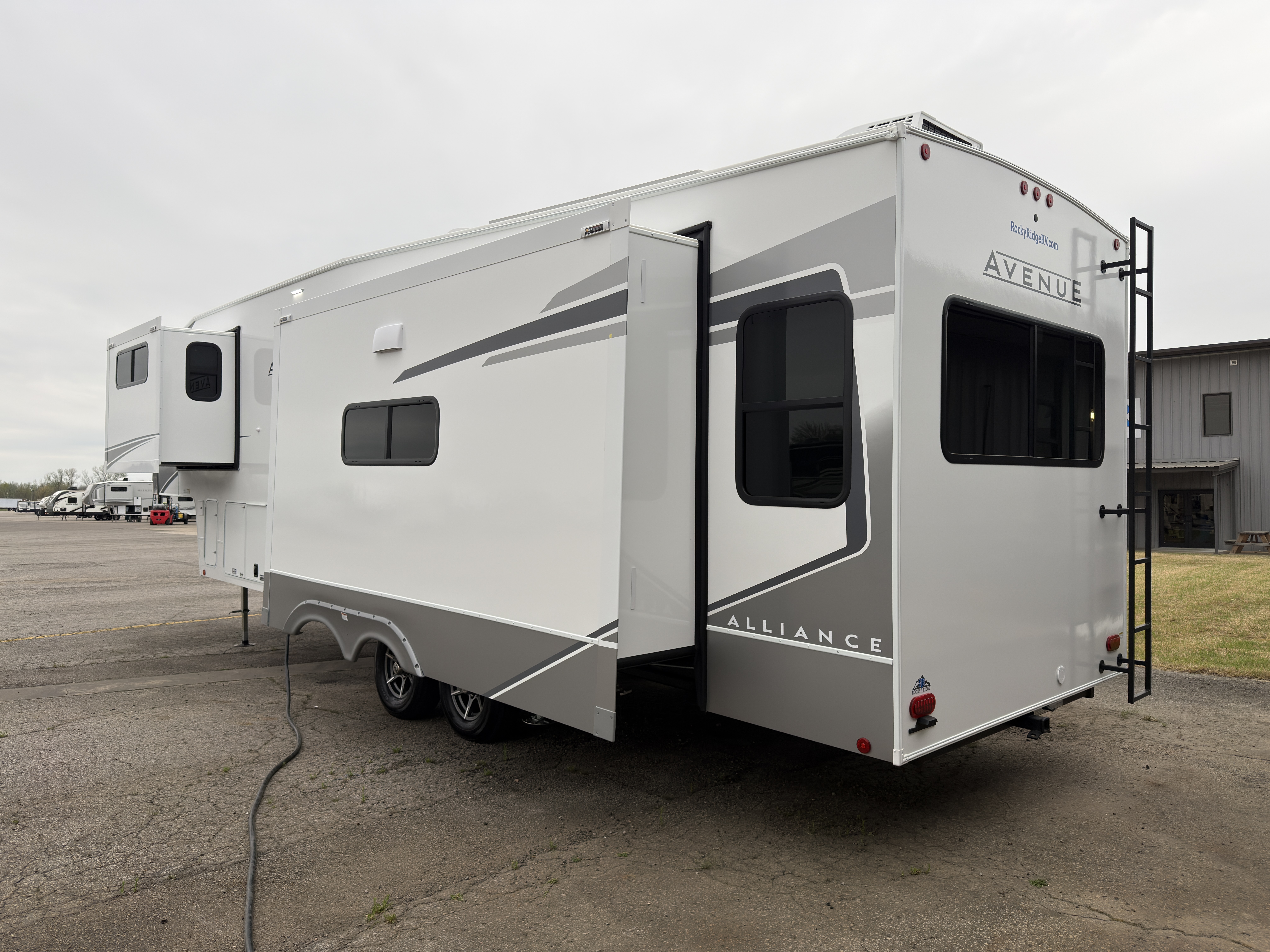 2026 Alliance RV Avenue 32RLS - Image 5
