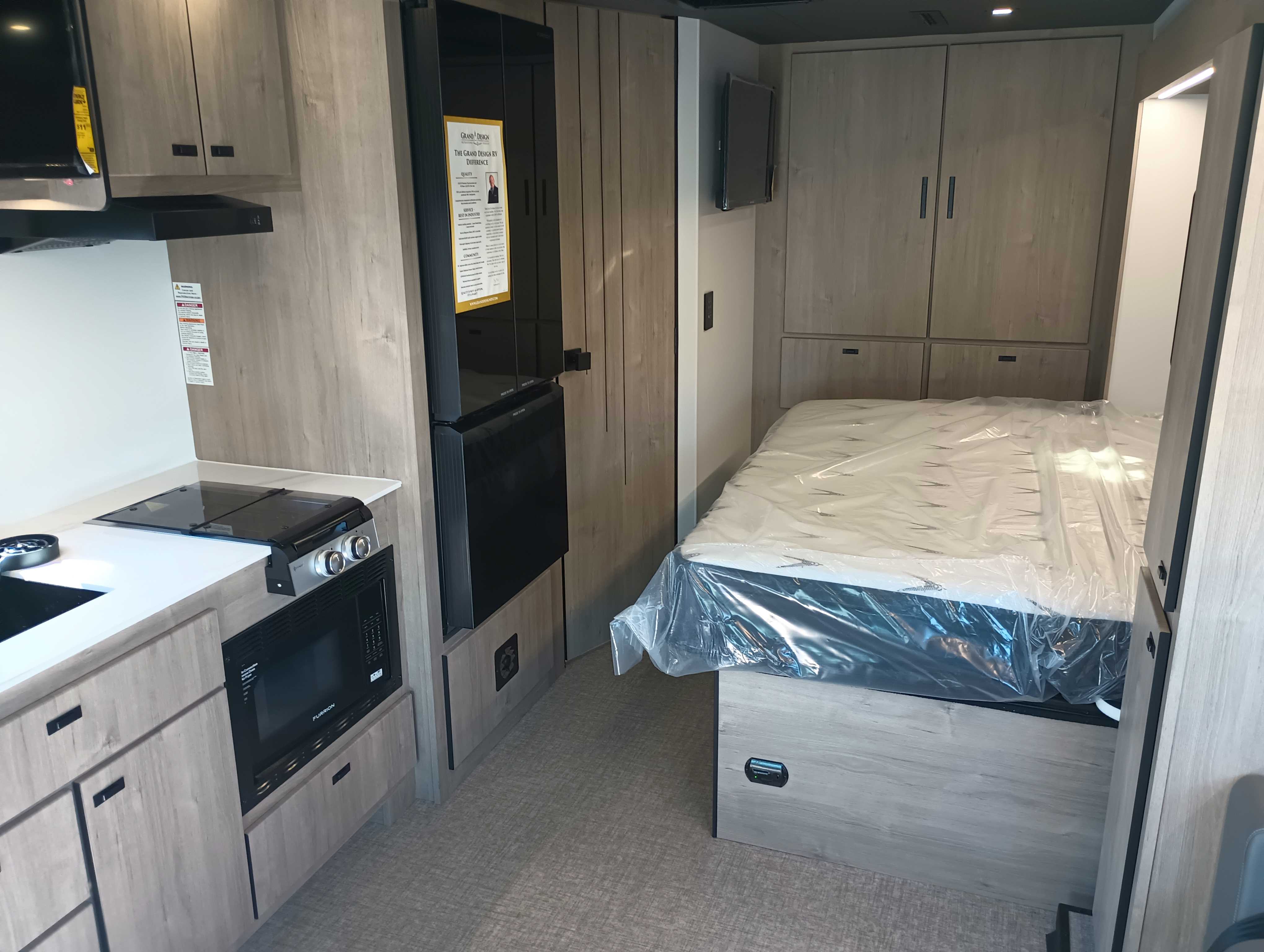 2027 Grand Design Lineage Series M 25FW - Image 19