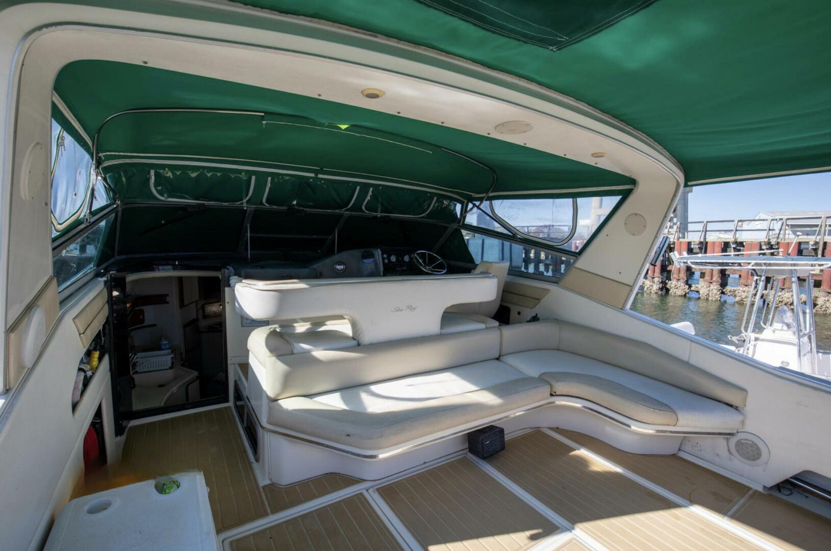 1990 Sea Ray 420 Sundancer - Image 14