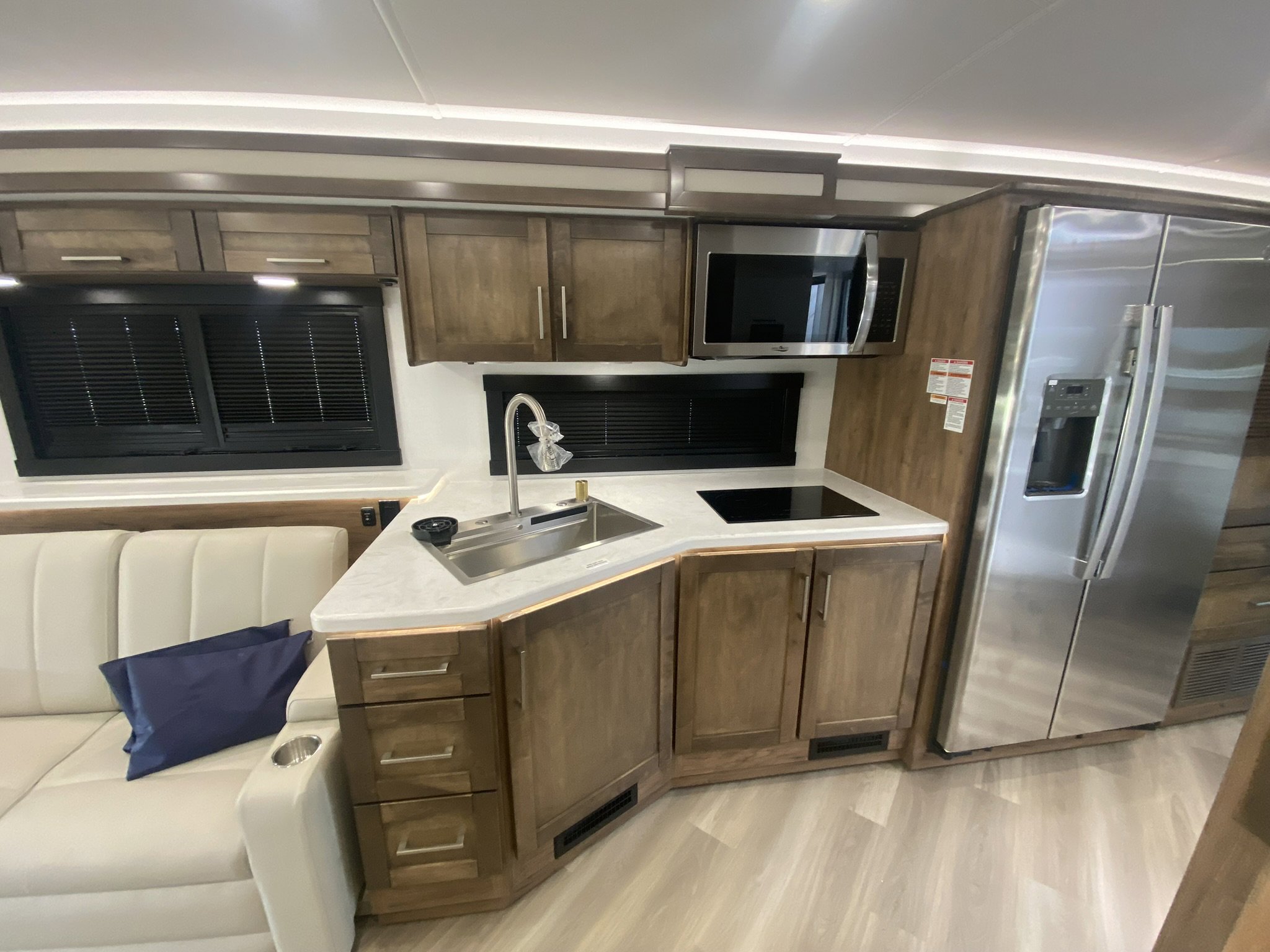 2026 JAYCO SENECA 37M - Image 22