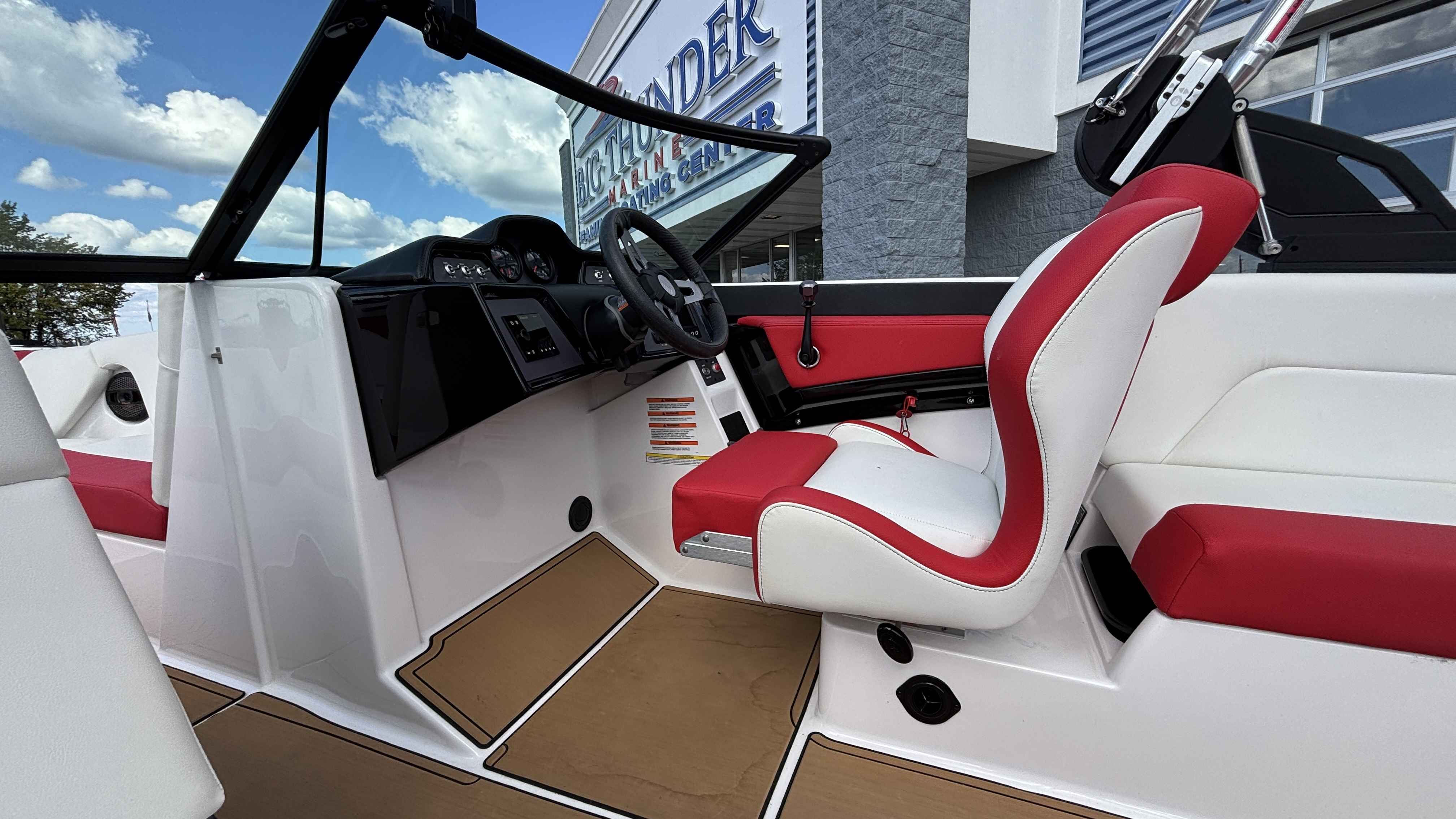 2023 MasterCraft NXT24 - Image 16