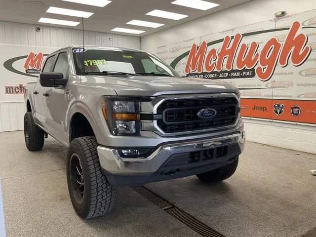 2023 Ford F-150 Crew Cab XLT 4WD - Image 3