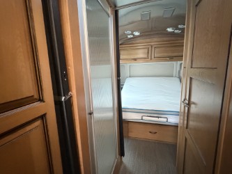 2021 AIRSTREAM CLASSIC 30RB - Image 7