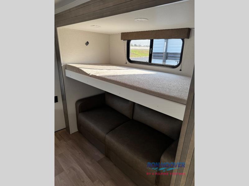 2026 GRAND DESIGN 335BHT - Image 14