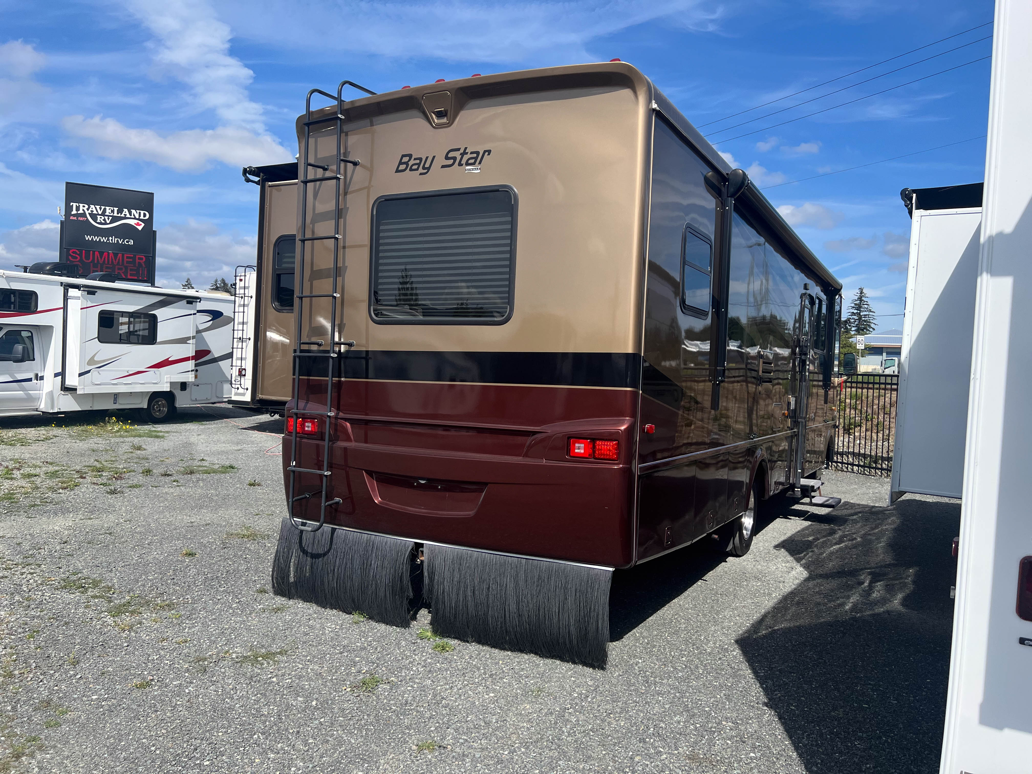 2011 NEWMAR BAYSTAR 3302 - Image 6