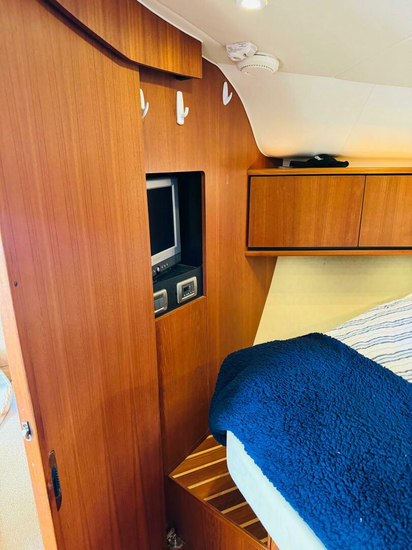 2007 Tiara Yachts 3900 Sovran - Image 18