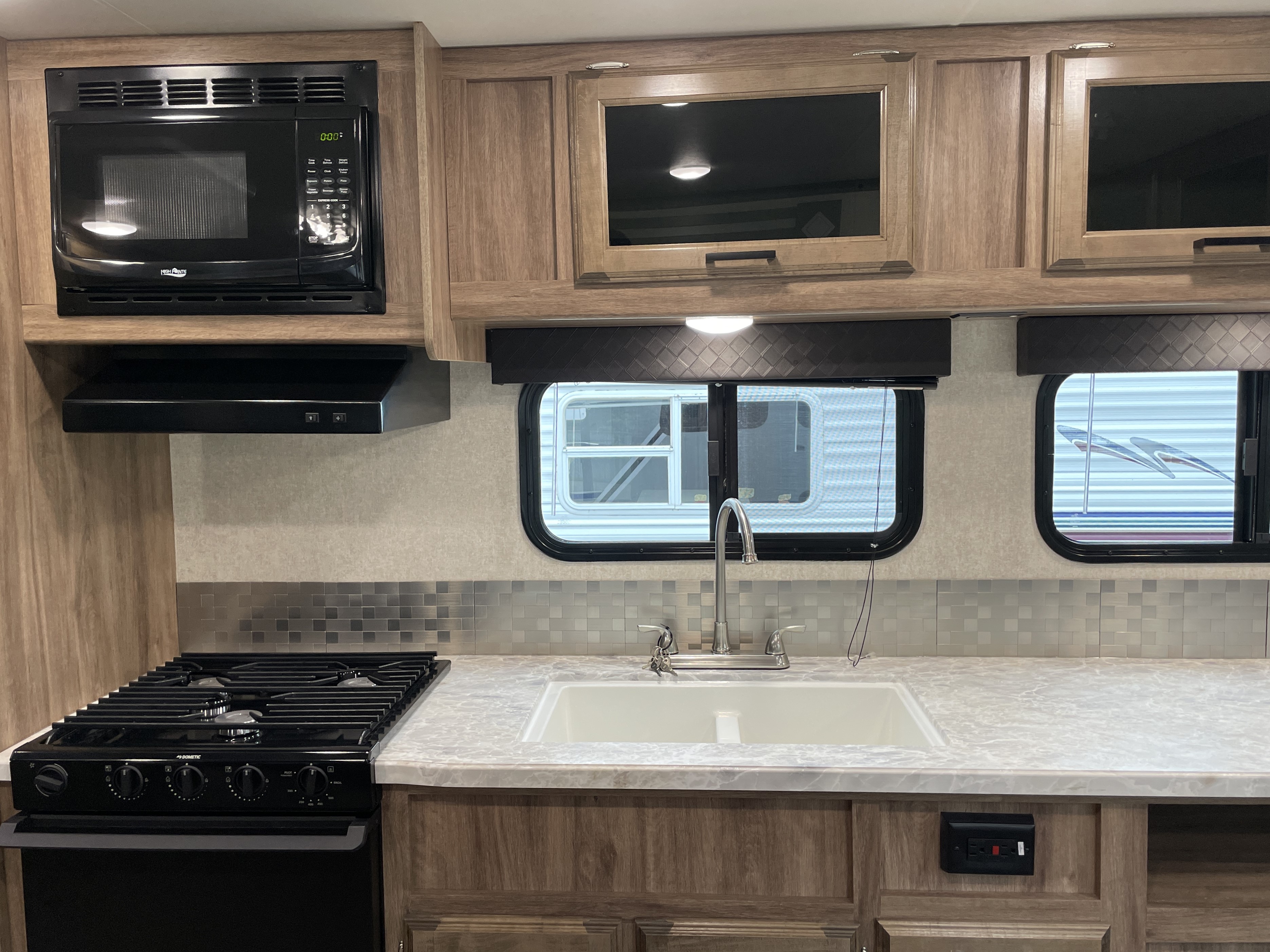 2019 Jayco Jay Feather 24RL - Image 12