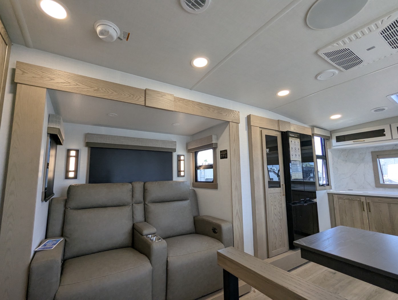 2027 Forest River Rockwood Signature 290SFK - Image 15
