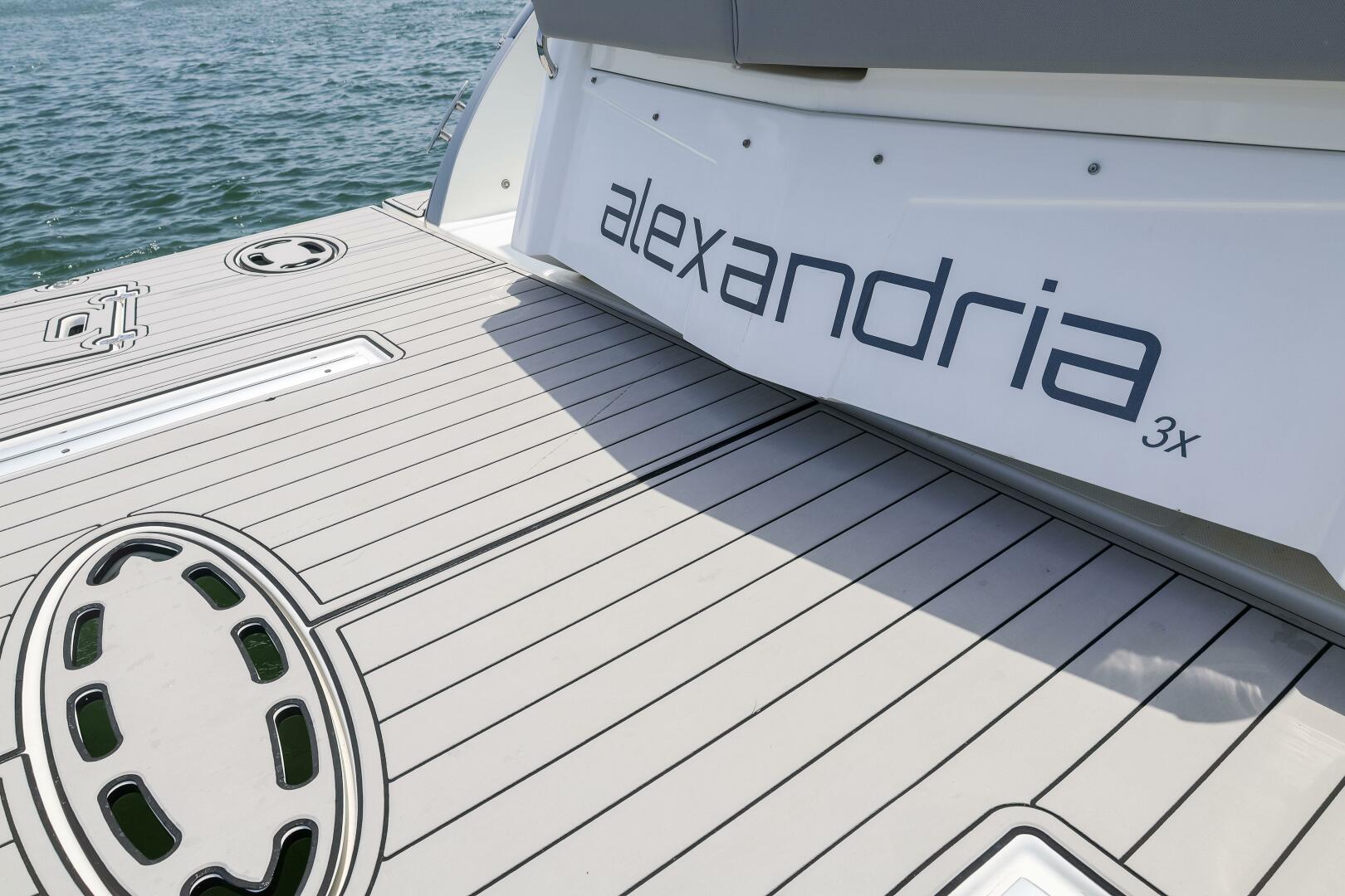2014 Cruisers Yachts 45 Cantius - Image 12