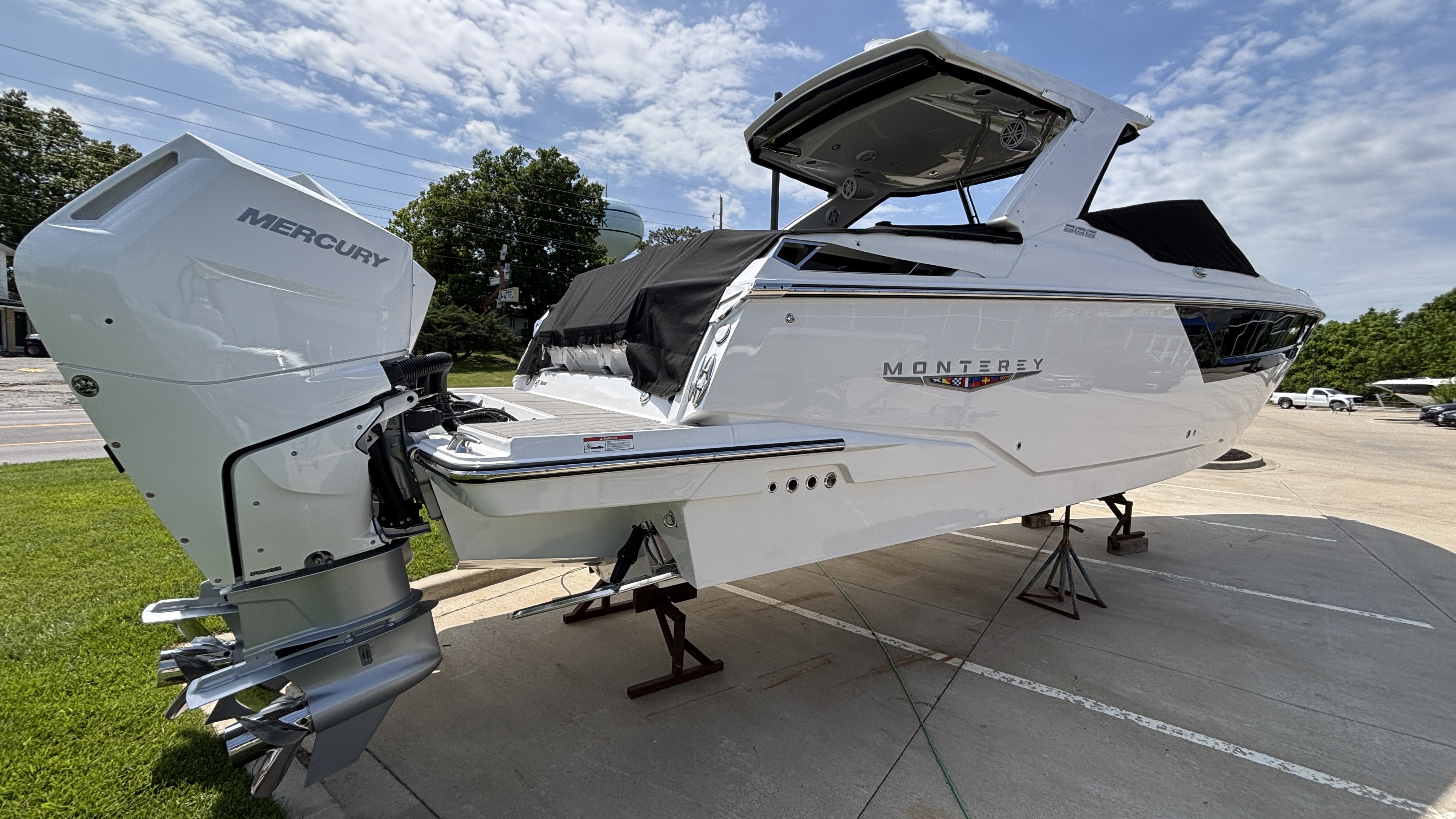 2026 Monterey 385 SS - Image 4