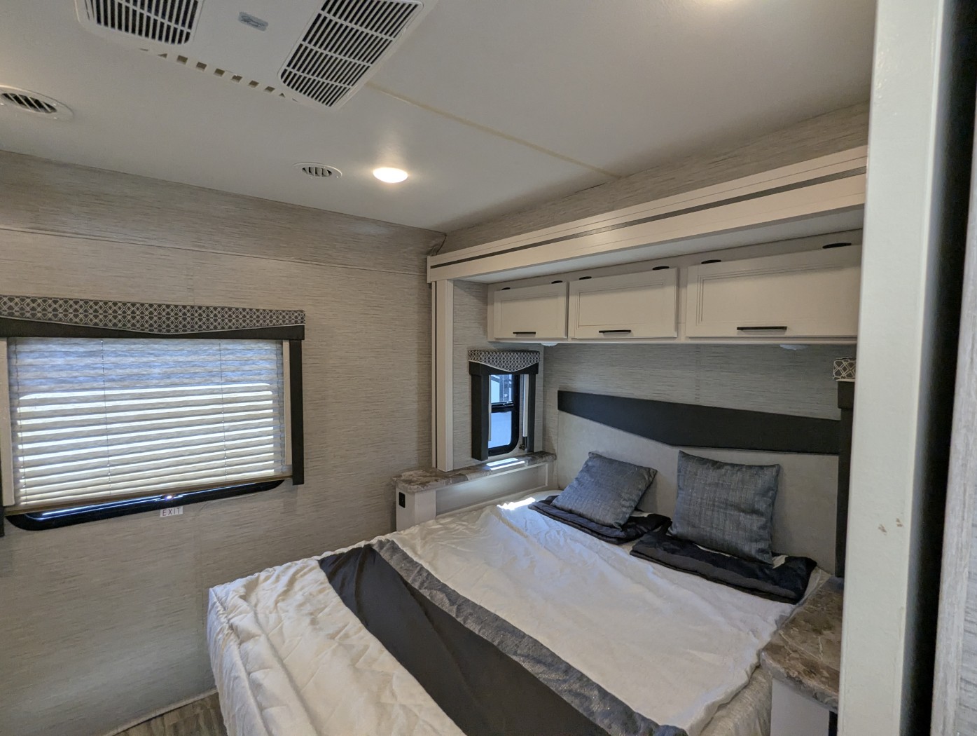 2022 Thor Motor Coach A.C.E. 30.3 - Image 26