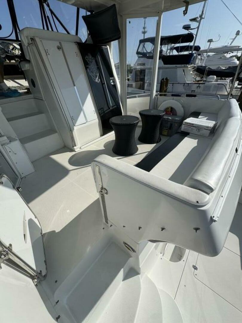 2005 Carver - Image 10