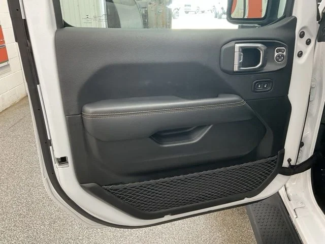 2022 Jeep Wrangler Util 4D Sahara High Altitude 4WD I4 - Image 11